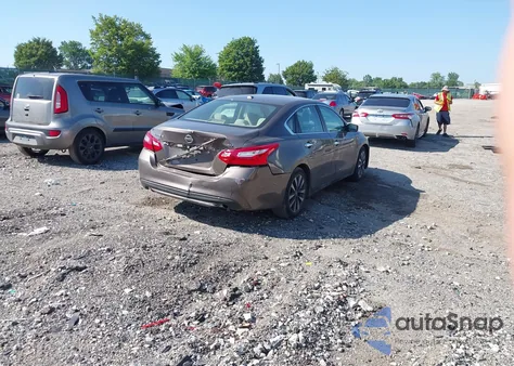 2016 Nissan Altima 2.5 Sv z USA, uszkodzony, nr VIN 1N4AL3AP4GC276124